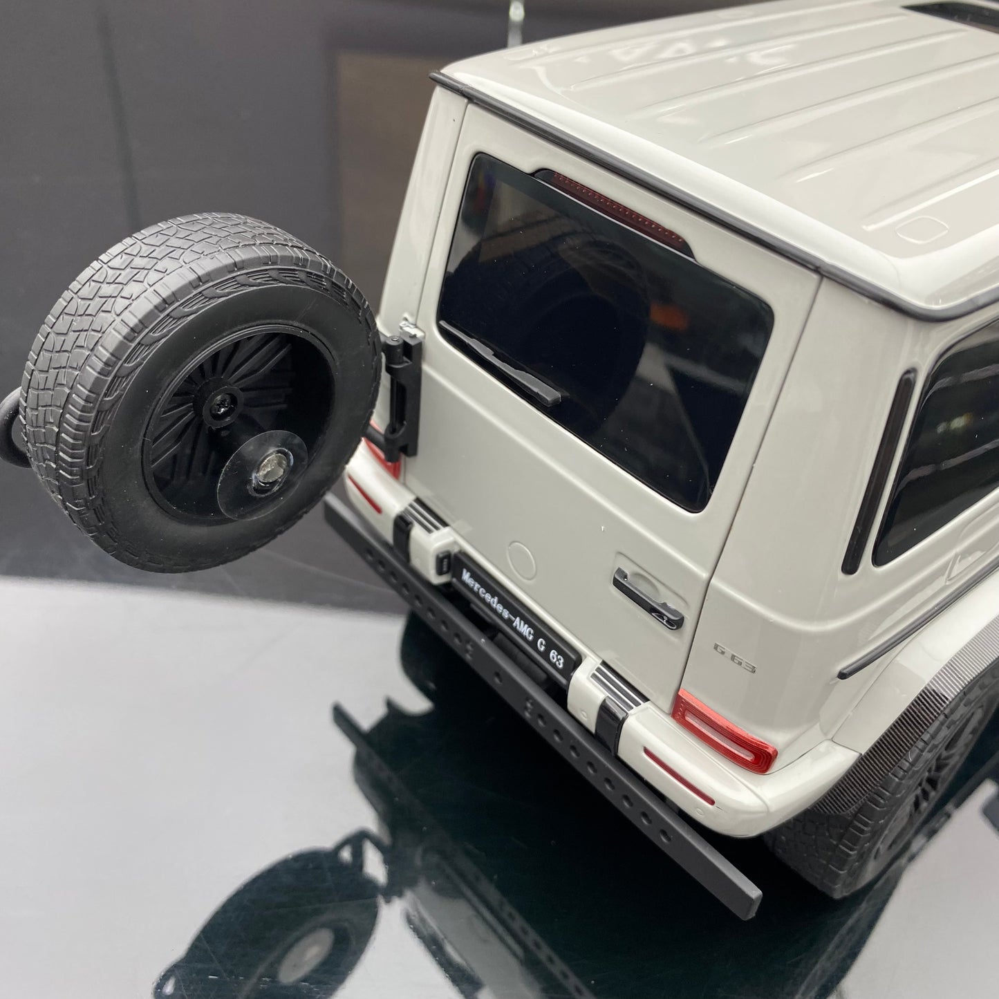 Almost Real 1/18 Mercedes-Benz AMG G63 4×4 2023 Alloy Fully Open Simulation Car Model Ornament