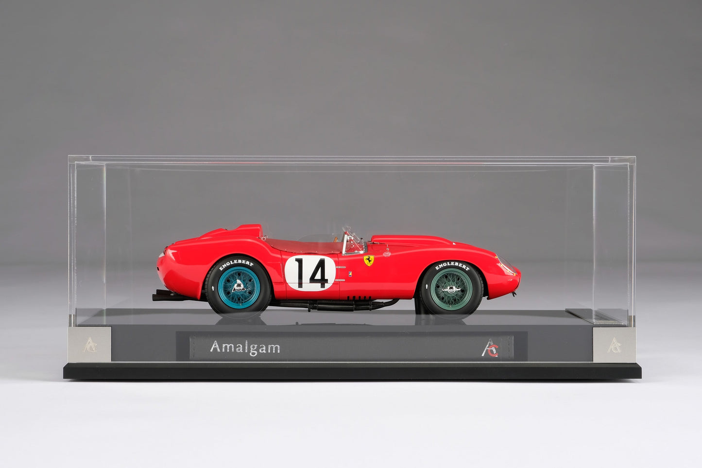 Amalgam 1/18 Ferrari 250TR 1958 Le Mans Champion Simulation Car Model