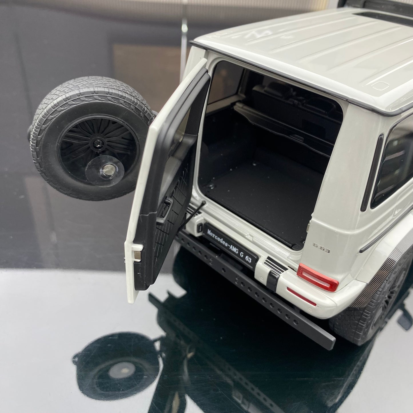 Almost Real 1/18 Mercedes-Benz AMG G63 4×4 2023 Alloy Fully Open Simulation Car Model Ornament