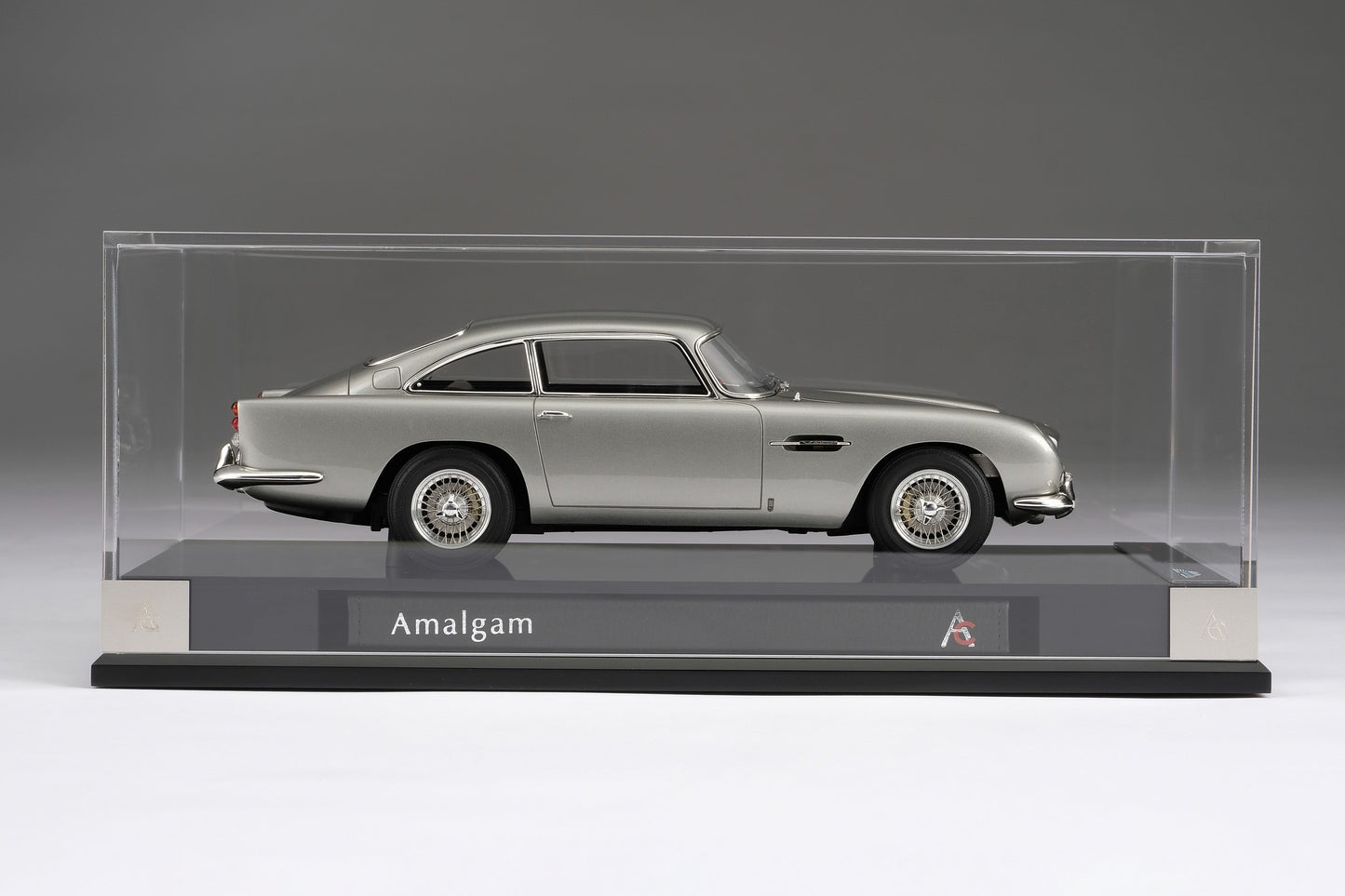 Amalgam 1/18 Aston Martin DB5 high-end limited edition simulation car model