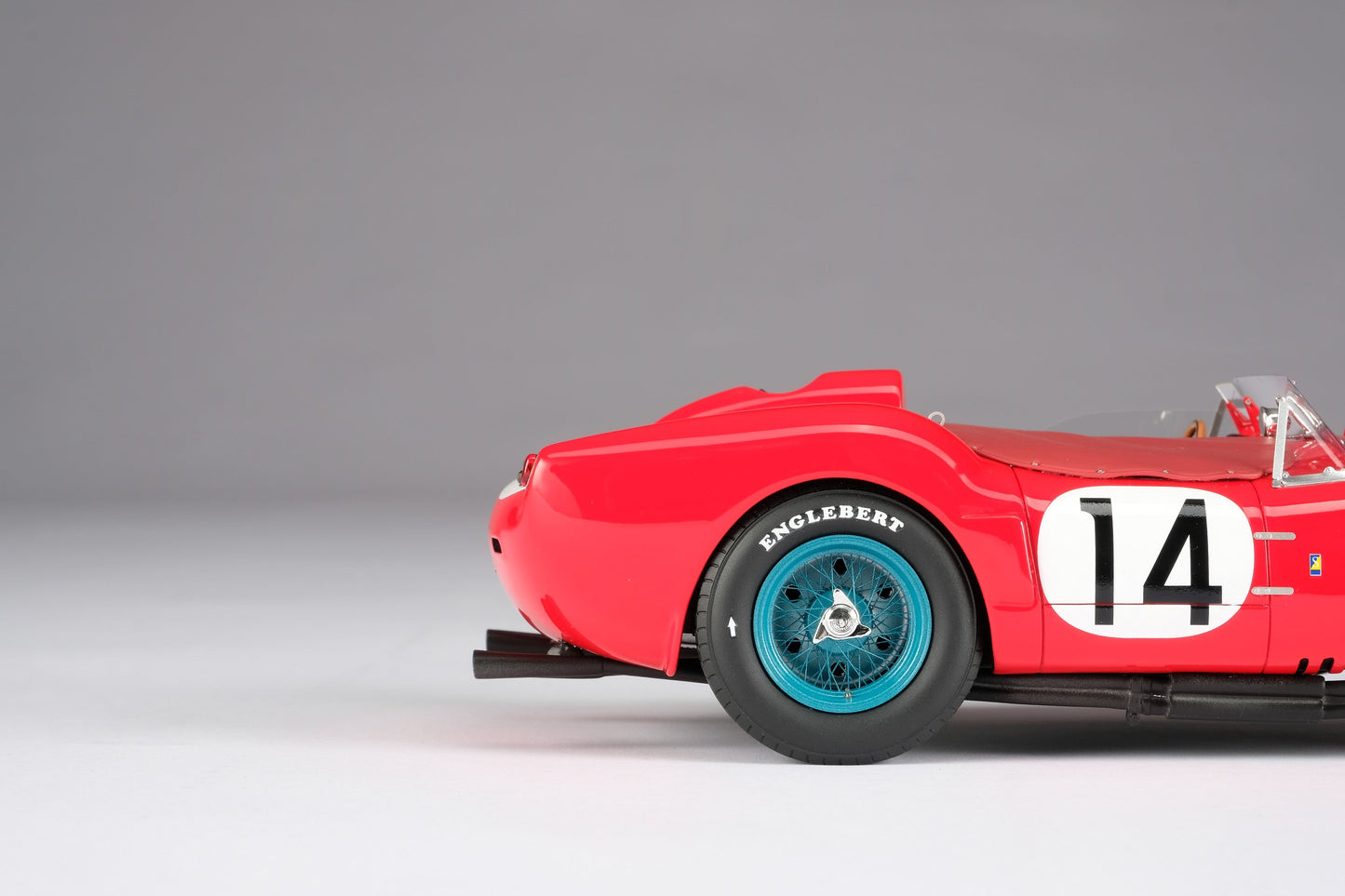 Amalgam 1/18 Ferrari 250TR 1958 Le Mans Champion Simulation Car Model