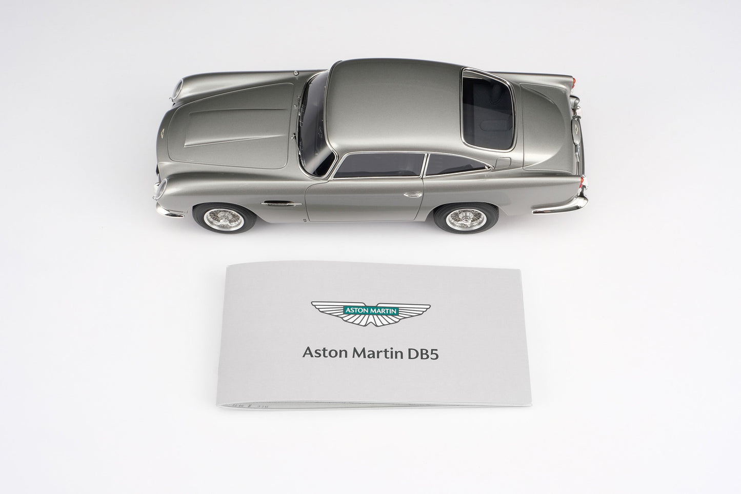 Amalgam 1/18 Aston Martin DB5 high-end limited edition simulation car model