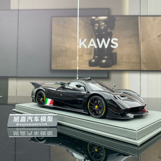 BBR 1/18 Pagani Huayra R gloss black/Italian flag limited edition car model